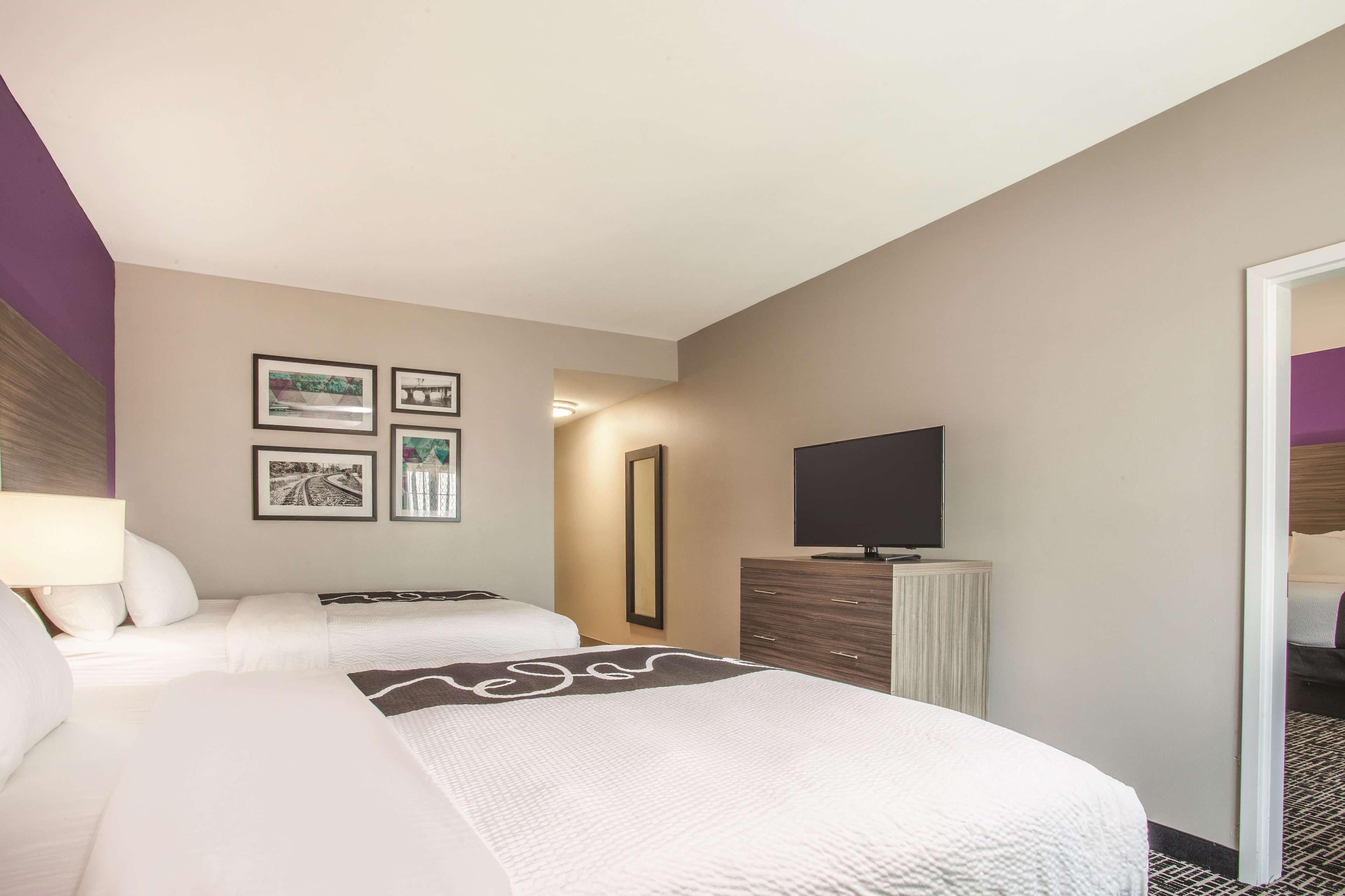 La Quinta By Wyndham Forsyth Hotel Bagian luar foto