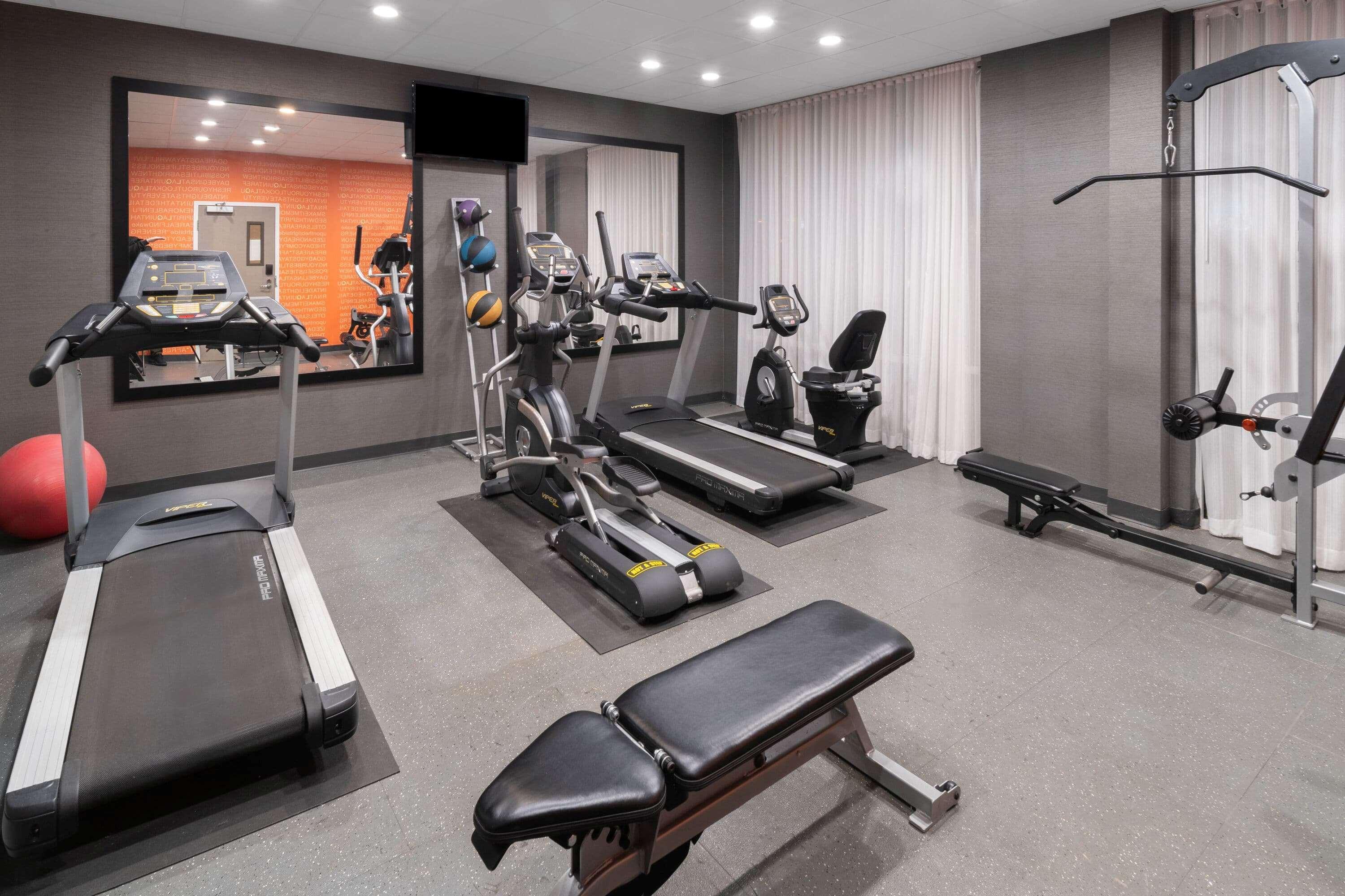 La Quinta By Wyndham Forsyth Hotel Bagian luar foto