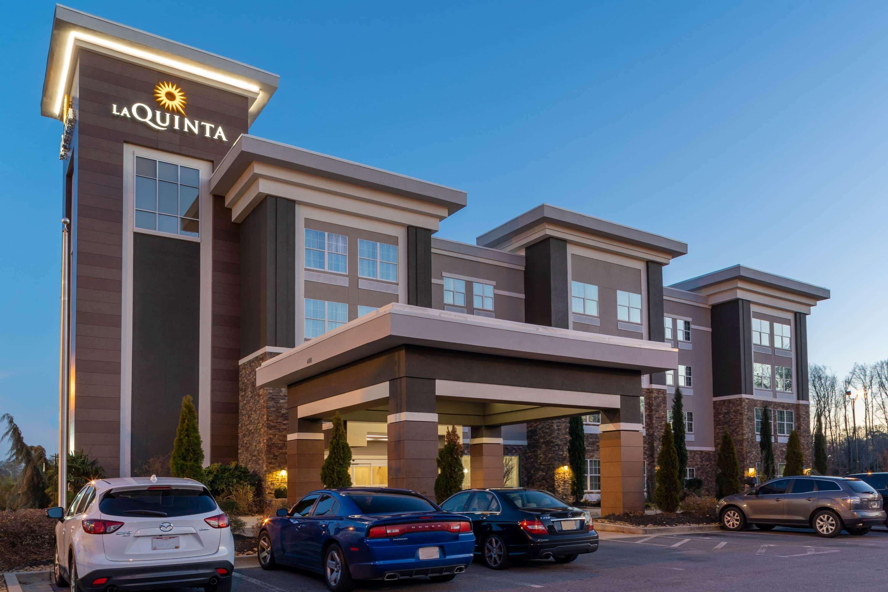 La Quinta By Wyndham Forsyth Hotel Bagian luar foto