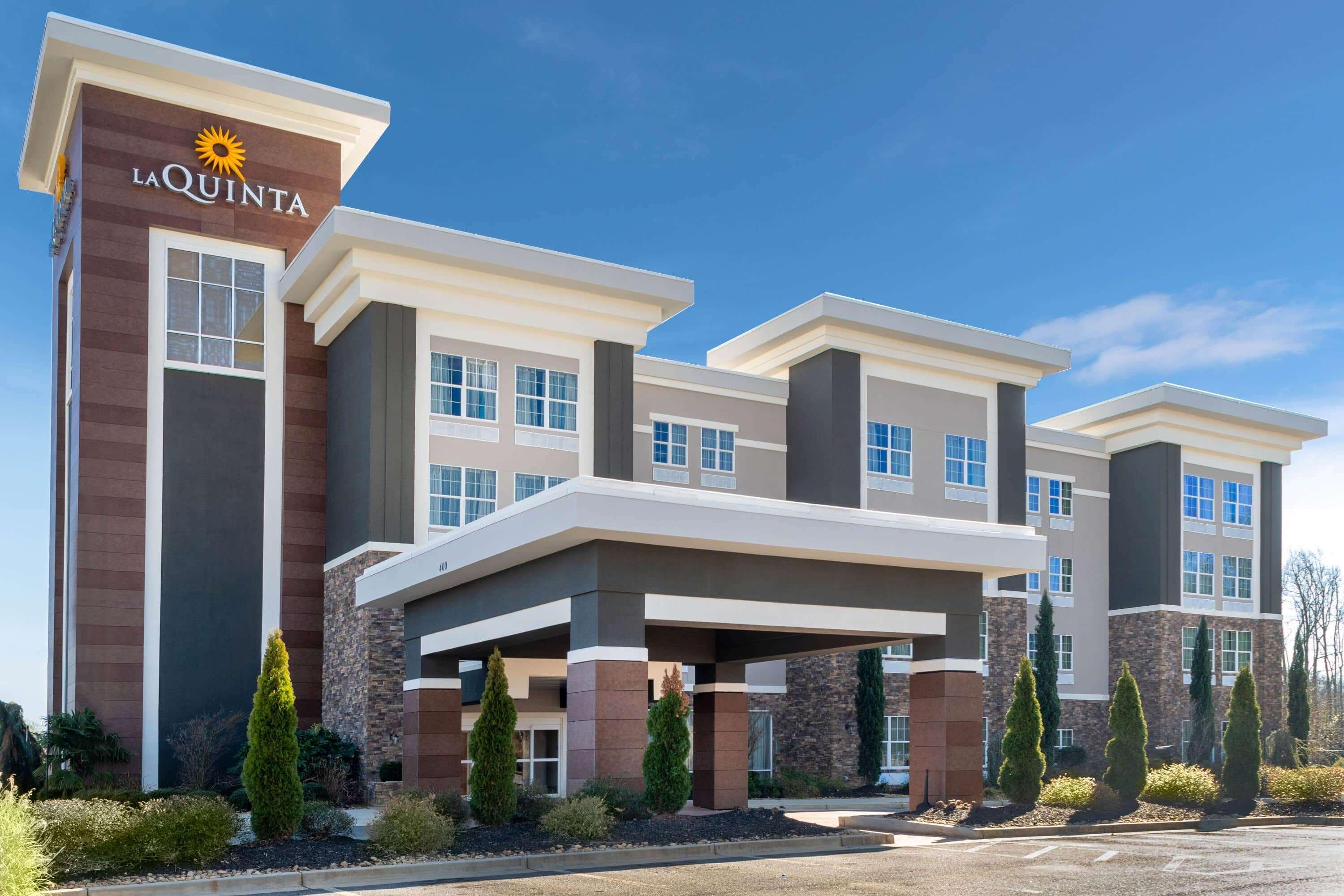 La Quinta By Wyndham Forsyth Hotel Bagian luar foto