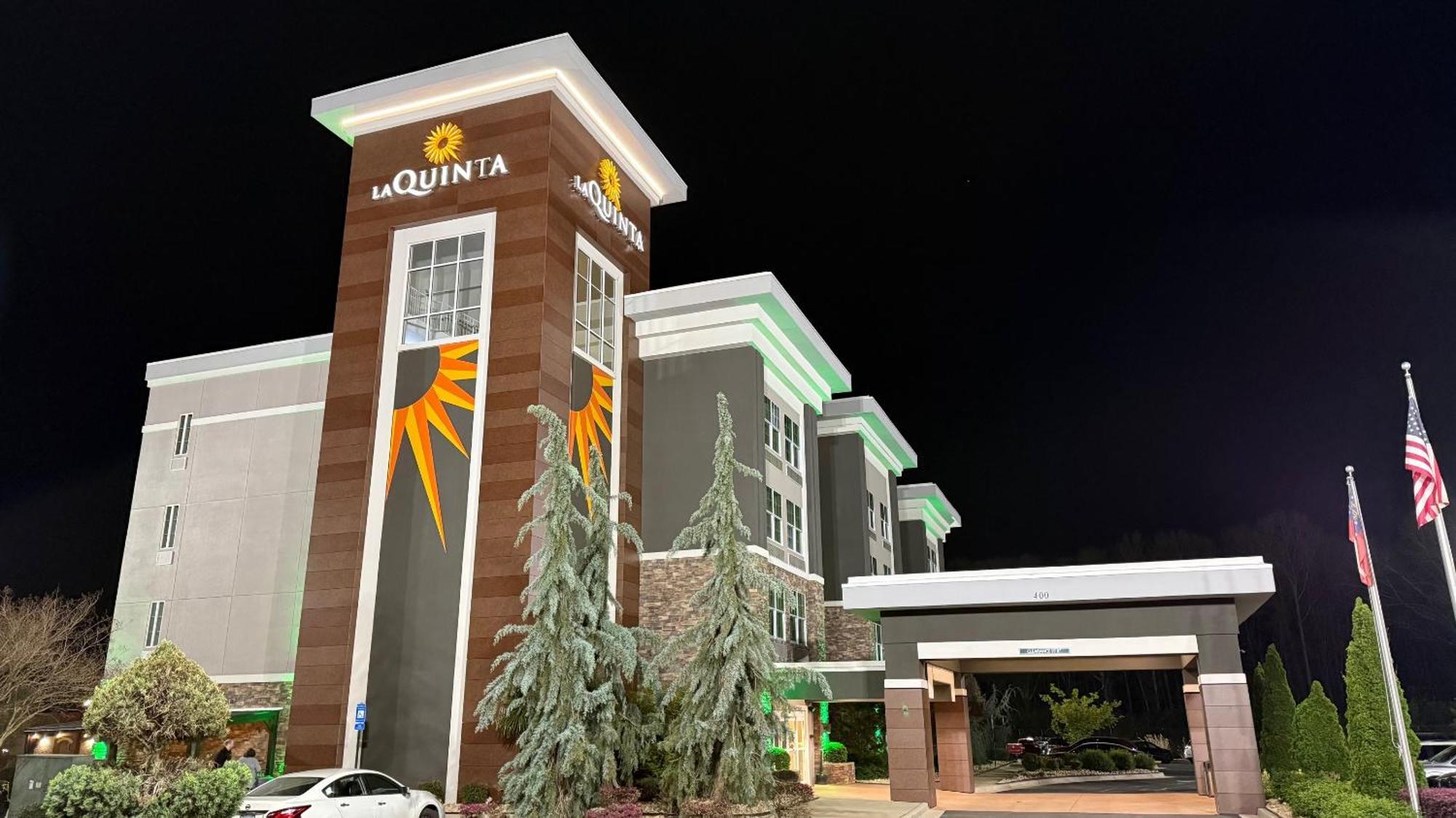 La Quinta By Wyndham Forsyth Hotel Bagian luar foto